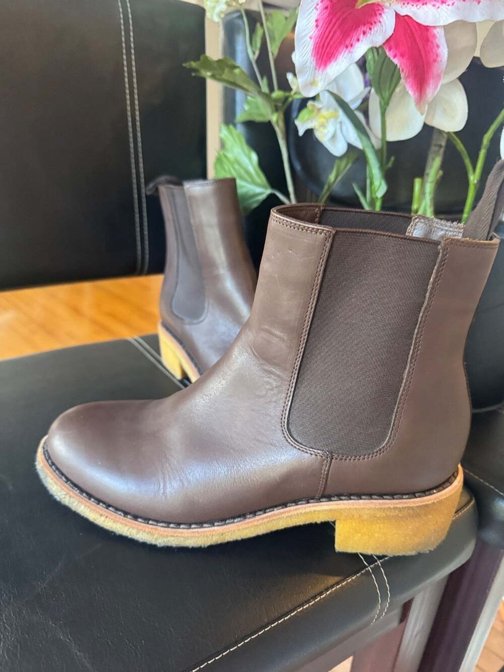 A.P.C CHELSEA BOOTS WITH shearling lined and CREPE SOLES SZ 38 US 8 (bota300